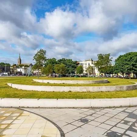 1 Bedroom Fully Furnished *